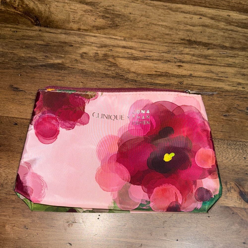 New Clinique Jonathan Cohen skin care, cosmetics, makeup, zipper case purple bag